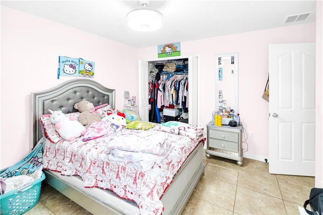 4207 30th ST SW, Lehigh Acres, FL 33976