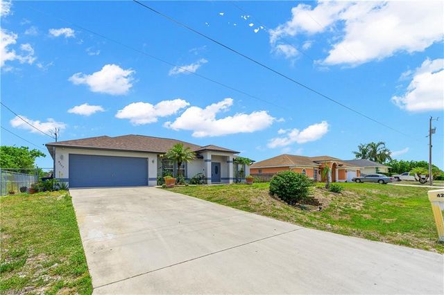 4207 30th ST SW, Lehigh Acres, FL 33976
