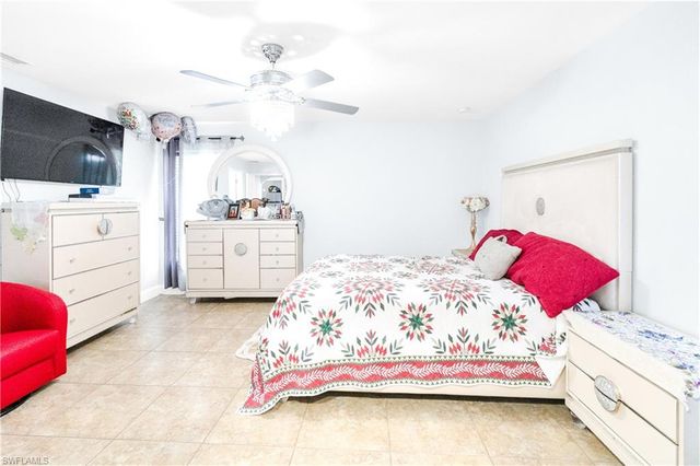 4207 30th ST SW, Lehigh Acres, FL 33976