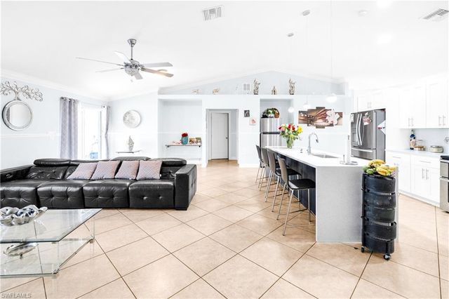 4207 30th ST SW, Lehigh Acres, FL 33976