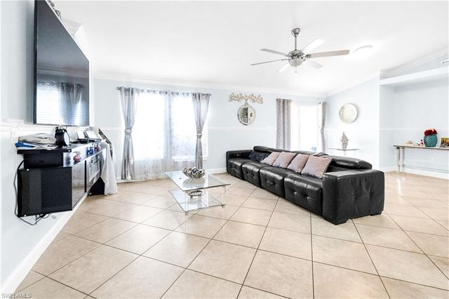 4207 30th ST SW, Lehigh Acres, FL 33976