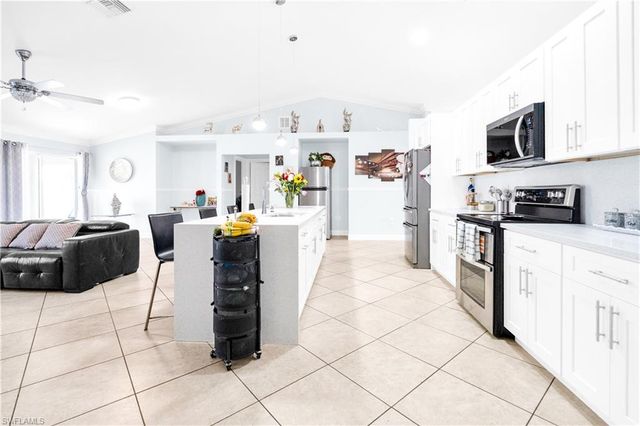 4207 30th ST SW, Lehigh Acres, FL 33976