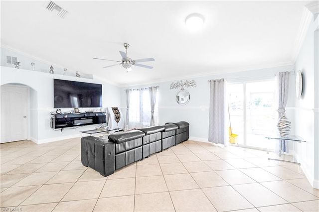 4207 30th ST SW, Lehigh Acres, FL 33976