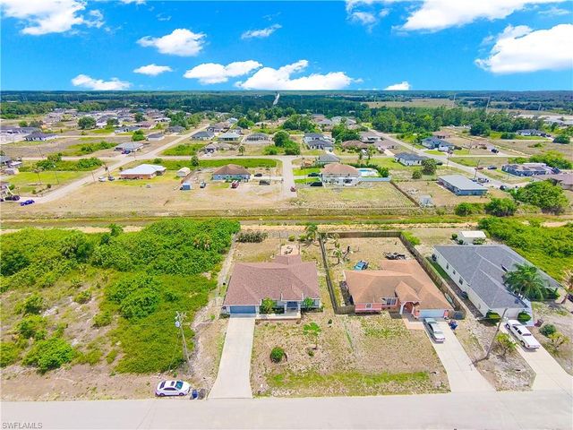 4207 30th ST SW, Lehigh Acres, FL 33976