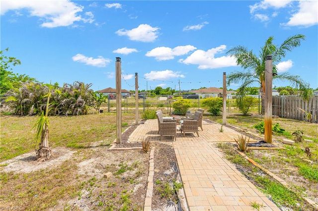 4207 30th ST SW, Lehigh Acres, FL 33976