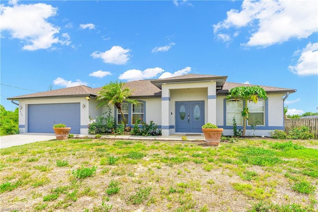 4207 30th ST SW, Lehigh Acres, FL 33976