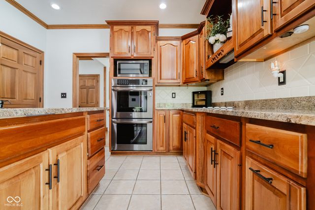4095 Mountbatton Drive, Greenwood, IN 46143