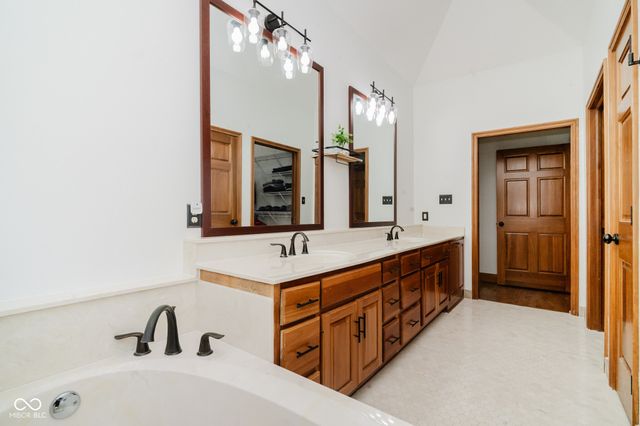 4095 Mountbatton Drive, Greenwood, IN 46143