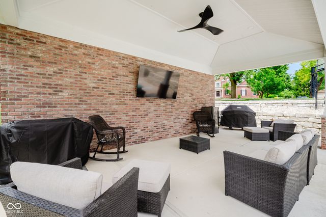 4095 Mountbatton Drive, Greenwood, IN 46143
