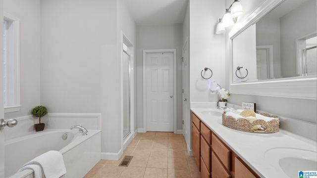 2748 OAKLEAF CIRCLE, Helena, AL 35022