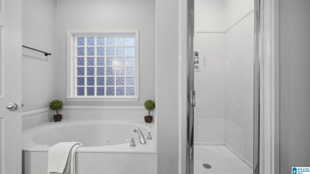 2748 OAKLEAF CIRCLE, Helena, AL 35022