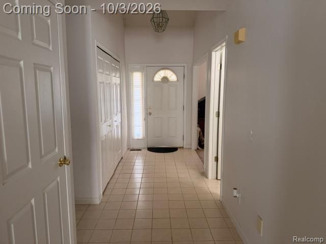 1130 Oak Valley Drive, Pontiac, MI 48341