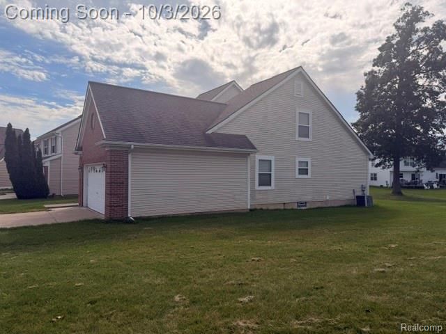1130 Oak Valley Drive, Pontiac, MI 48341