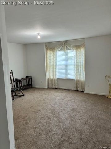1130 Oak Valley Drive, Pontiac, MI 48341