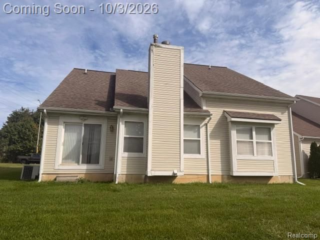 1130 Oak Valley Drive, Pontiac, MI 48341