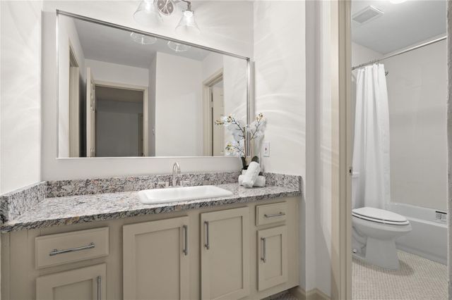 7 S Cypress Pine Drive, The Woodlands, TX 77381