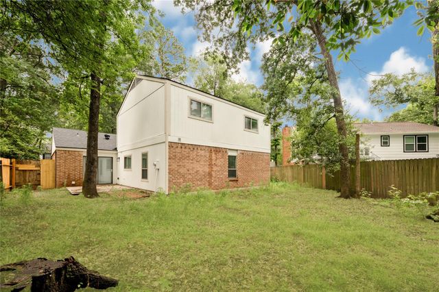 7 S Cypress Pine Drive, The Woodlands, TX 77381