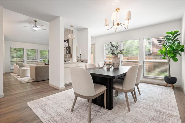 7 S Cypress Pine Drive, The Woodlands, TX 77381