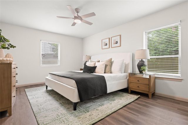 7 S Cypress Pine Drive, The Woodlands, TX 77381