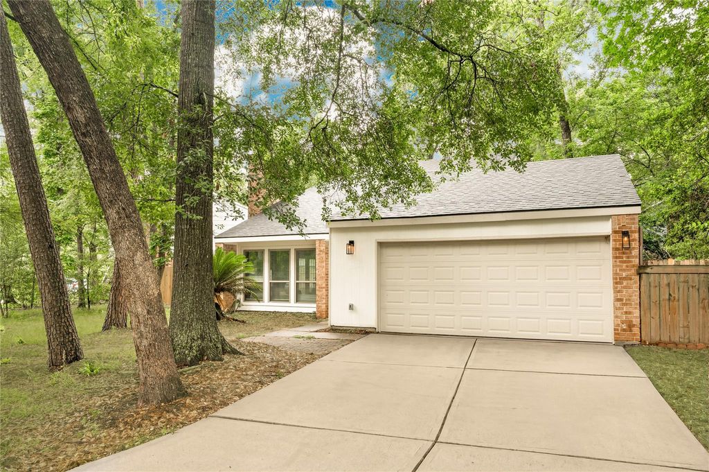 7 S Cypress Pine Drive, The Woodlands, TX 77381
