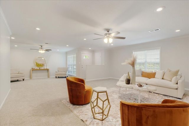 470 W Marshall Street, Van Alstyne, TX 75495