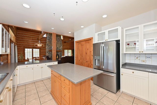 29221 Elm Island DRIVE, Waterford, WI 53185