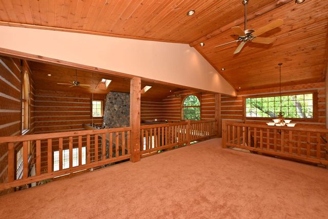 29221 Elm Island DRIVE, Waterford, WI 53185
