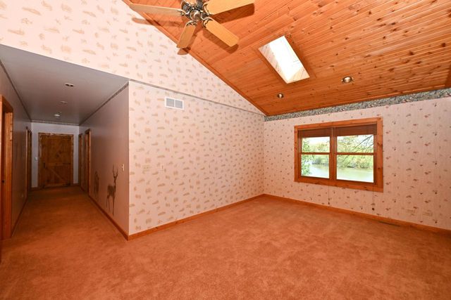 29221 Elm Island DRIVE, Waterford, WI 53185