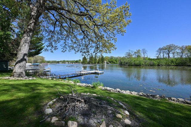 29221 Elm Island DRIVE, Waterford, WI 53185