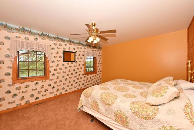 29221 Elm Island DRIVE, Waterford, WI 53185