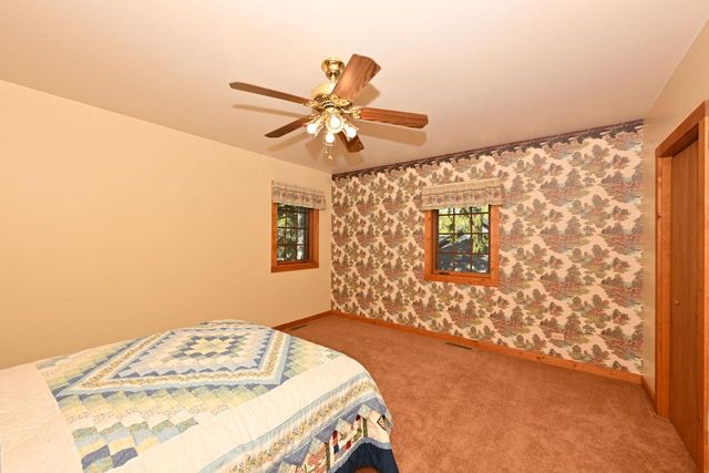 29221 Elm Island DRIVE, Waterford, WI 53185