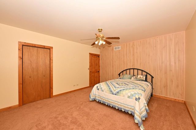 29221 Elm Island DRIVE, Waterford, WI 53185