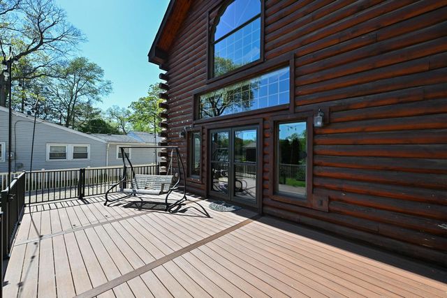 29221 Elm Island DRIVE, Waterford, WI 53185