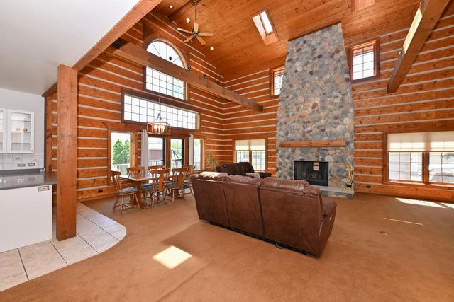 29221 Elm Island DRIVE, Waterford, WI 53185