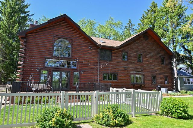 29221 Elm Island DRIVE, Waterford, WI 53185