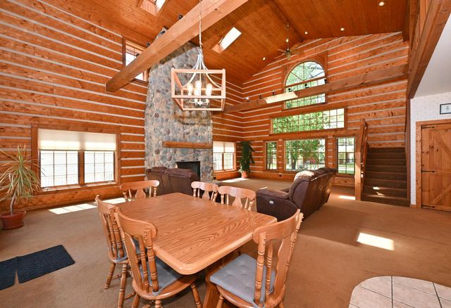 29221 Elm Island DRIVE, Waterford, WI 53185