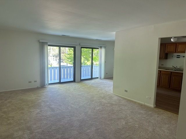 380 Heather Court 2B, Schaumburg, IL 60193