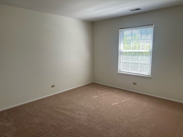380 Heather Court 2B, Schaumburg, IL 60193