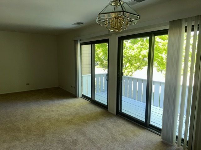 380 Heather Court 2B, Schaumburg, IL 60193