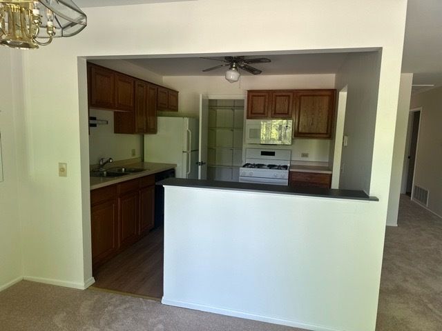 380 Heather Court 2B, Schaumburg, IL 60193