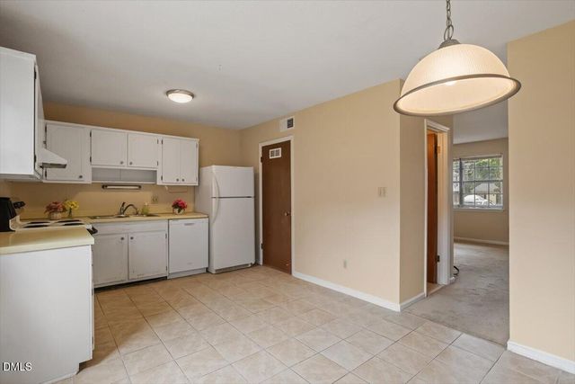 1102 Willow Drive 19, Chapel Hill, NC 27517