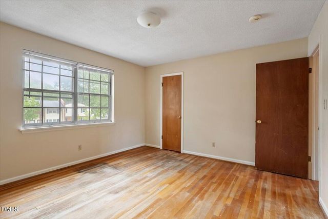 1102 Willow Drive 19, Chapel Hill, NC 27517
