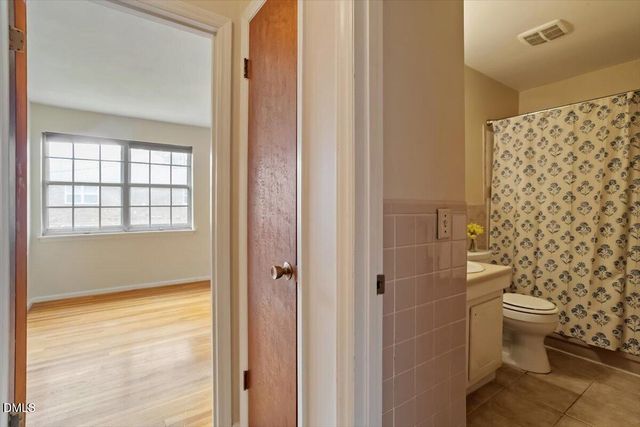 1102 Willow Drive 19, Chapel Hill, NC 27517