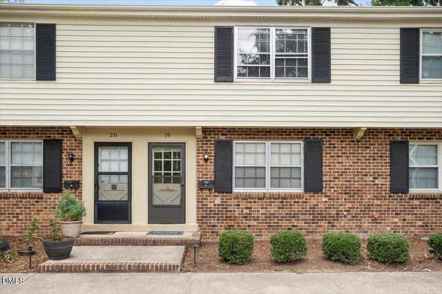 1102 Willow Drive 19, Chapel Hill, NC 27517