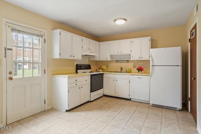 1102 Willow Drive 19, Chapel Hill, NC 27517