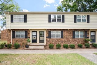 1102 Willow Drive 19, Chapel Hill, NC 27517