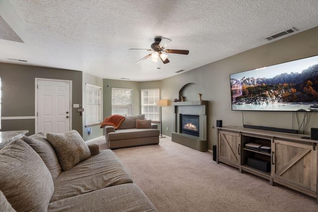 1910 Moneda Drive NW, Albuquerque, NM 87120