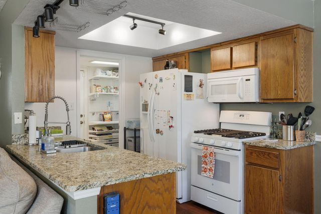 1910 Moneda Drive NW, Albuquerque, NM 87120