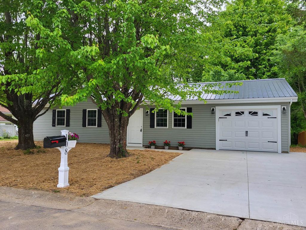 108 Lee Ann Court, Blanchester, OH 45107
