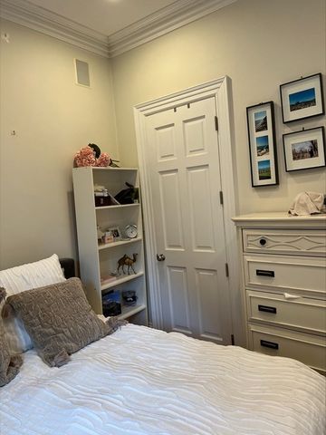 34 Greenwich Park 2, Boston, MA 02118